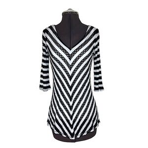 MiracleBody, MiracleSuit Shape Ware Tank & Knit Black White Striped V Neck Top S